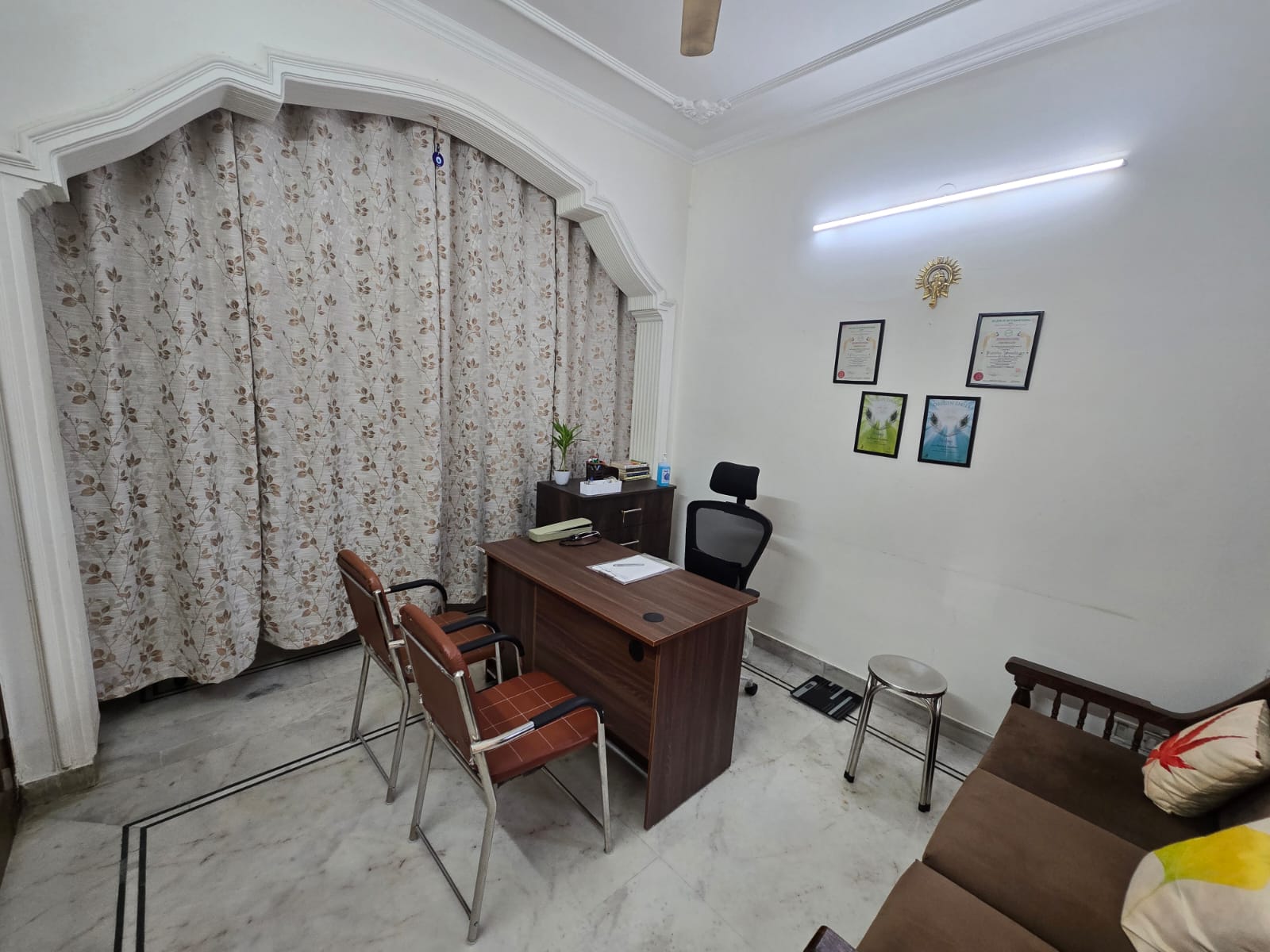Modern Homeopathy Clinic interior in Gurugram - Dr. Harsha Choudhary