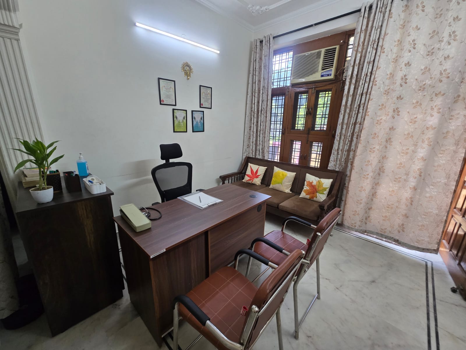 Homeopathic Clinic consultation room in Gurugram - Dr. Harsha Choudhary